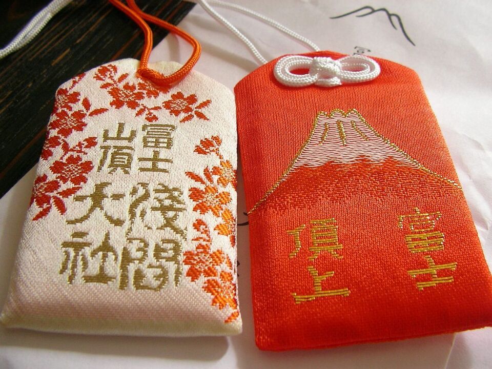 japanesch Amuletten fir Vill Gléck
